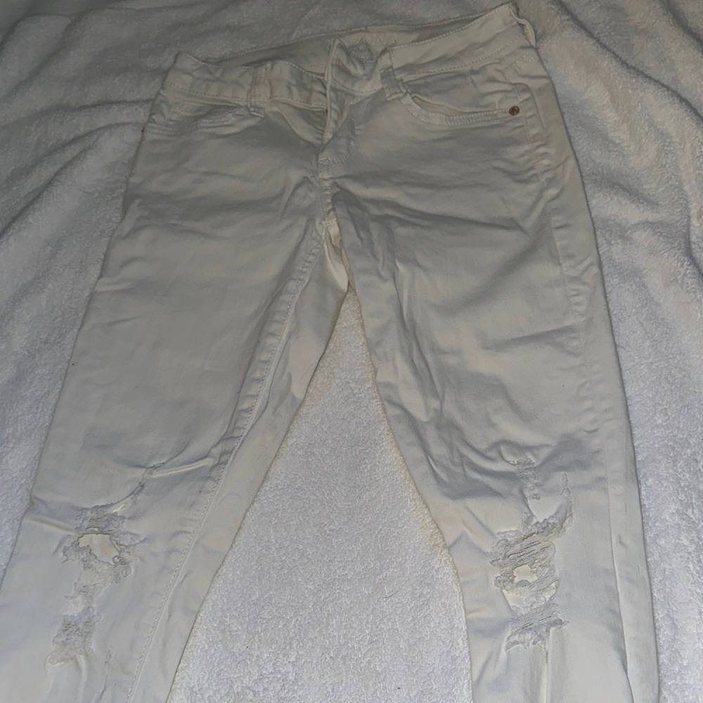 Arizona Jean Company Women's Cream Distressed Skinny Jeans
